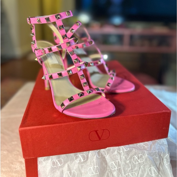 Valentino Garavani Rockstud T-Strap Leather Sandals Pink size 7 EU 37 - Picture 12 of 16